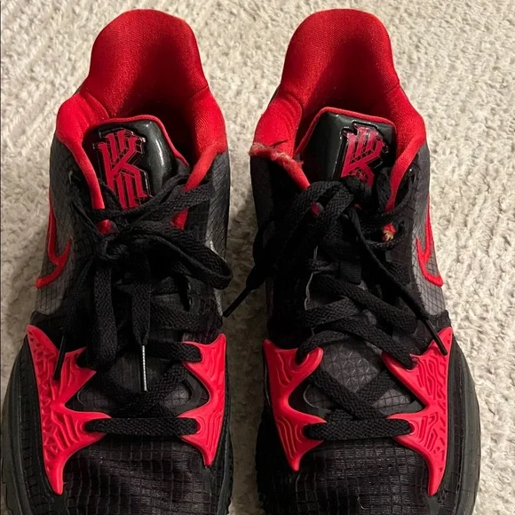 Nike Men Size 9 - Nike Kyrie Low 4 Bred Black/White/University Red - Picture 7 of 13